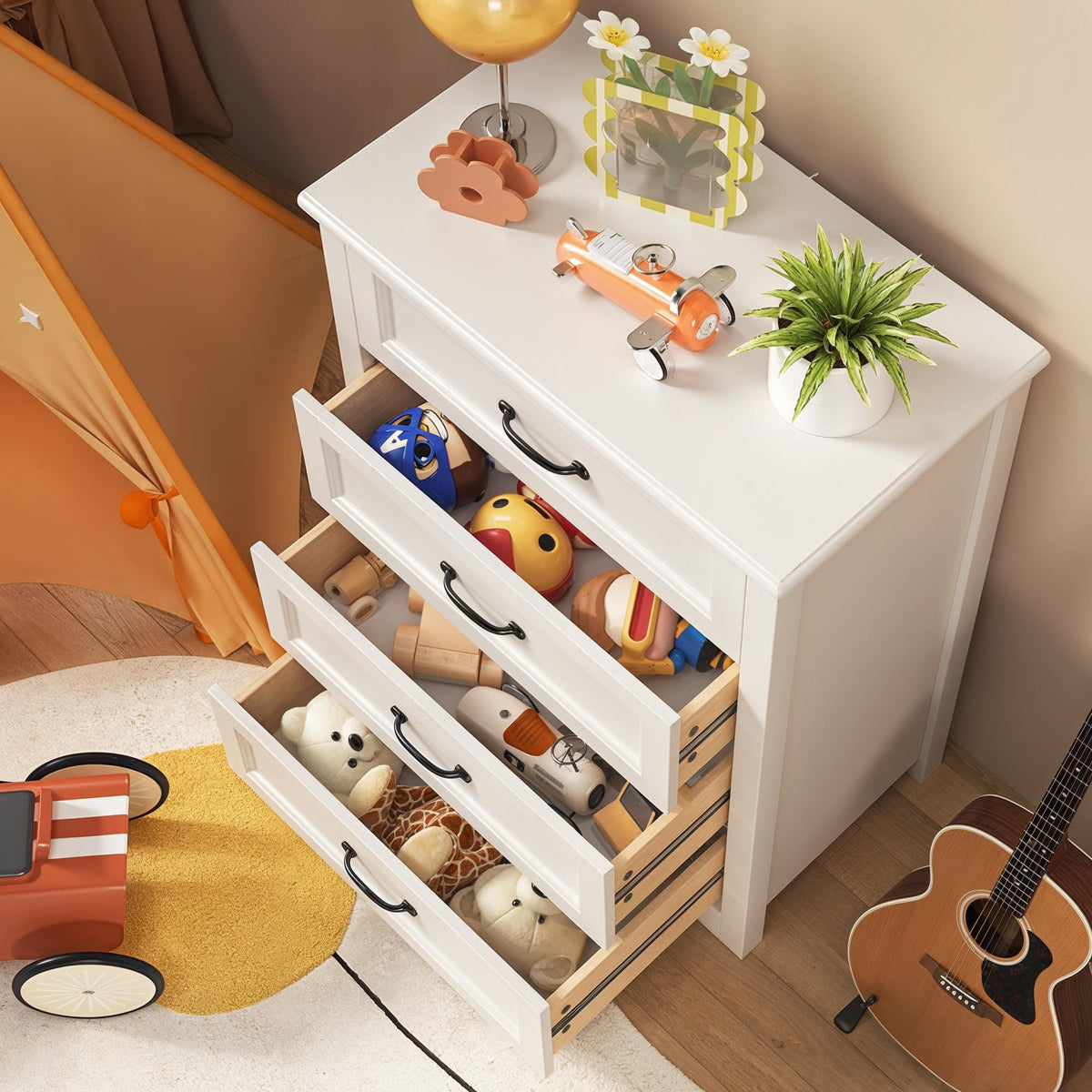 White 4 Drawer Wood Dresser Y63926