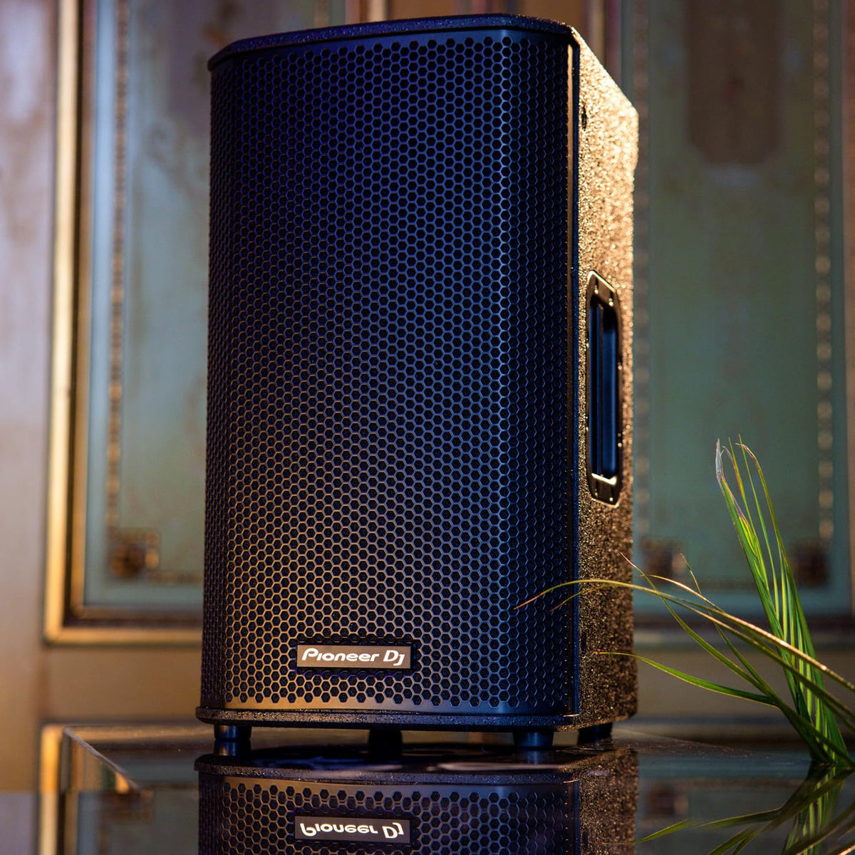 18 Inch Active Subwoofer G851356